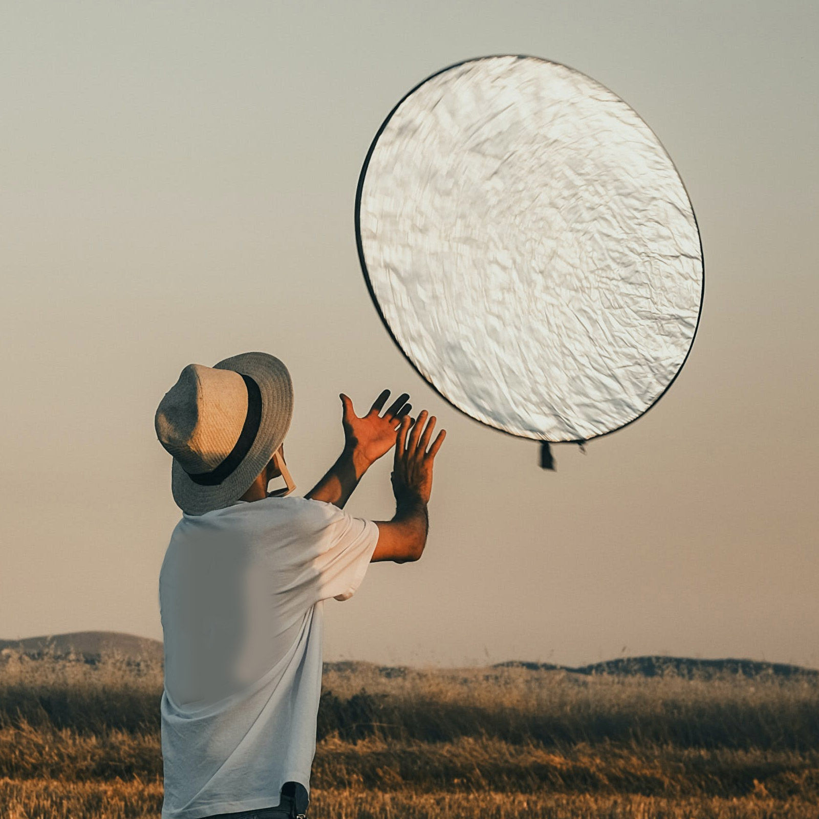 写真用リフレクター 反射板 折りたたみ式 ライトディフューザ - Outdoor Lighting For Photography のレビューと価格